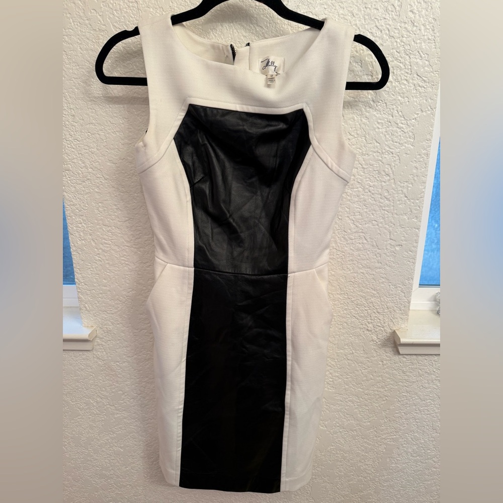 Milly Couture Boutique Midi Dress 100% Black Lambs Leather Front&Center Size  0